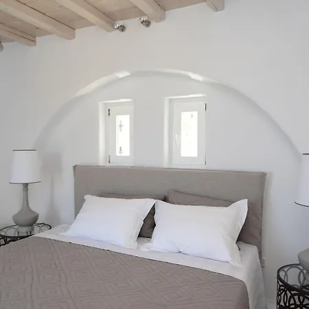 Villa Ammonite With Heated Pool By Diles *