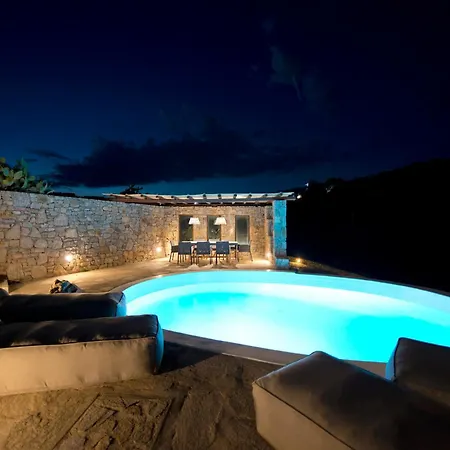 Villa Ammonite With Heated Pool By Diles