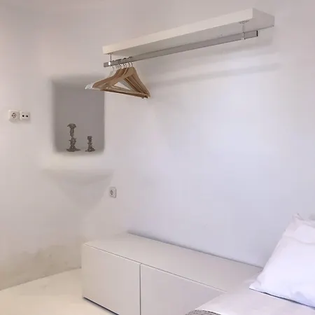 Villa Ammonite With Heated Pool By Diles Psarrou